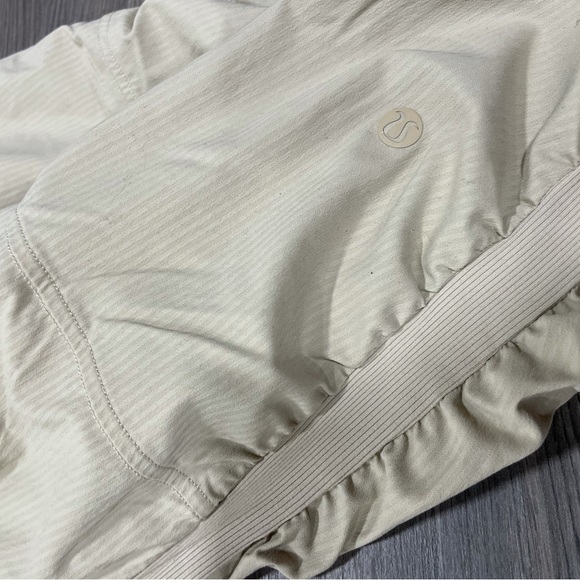 Lulu Lemon Jogging Pant - Picture 4 of 4